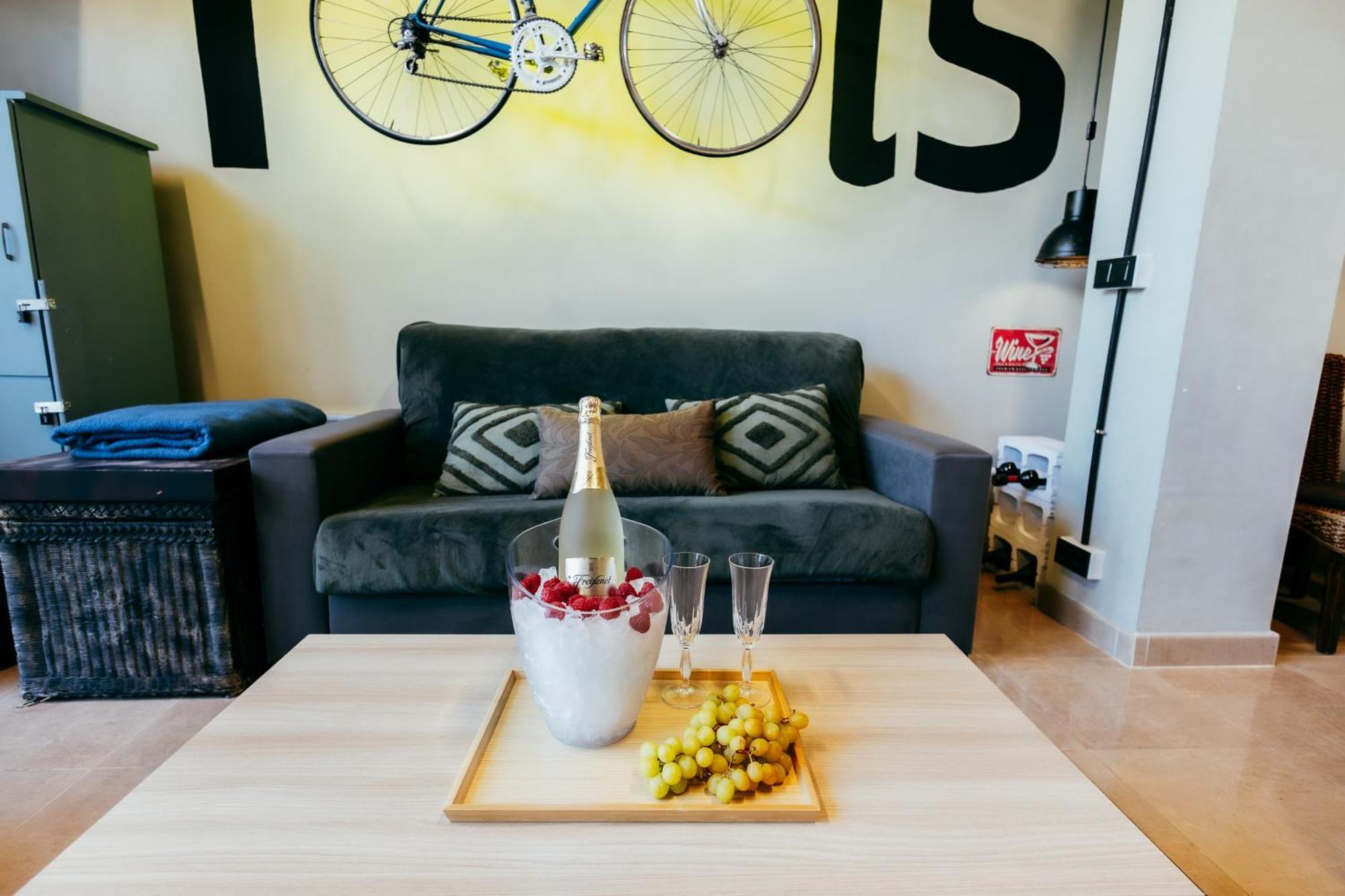 Apartment Ruzafa Roots, 12 Min To Centre, Smart Tv, Wine Valencia Eksteriør billede